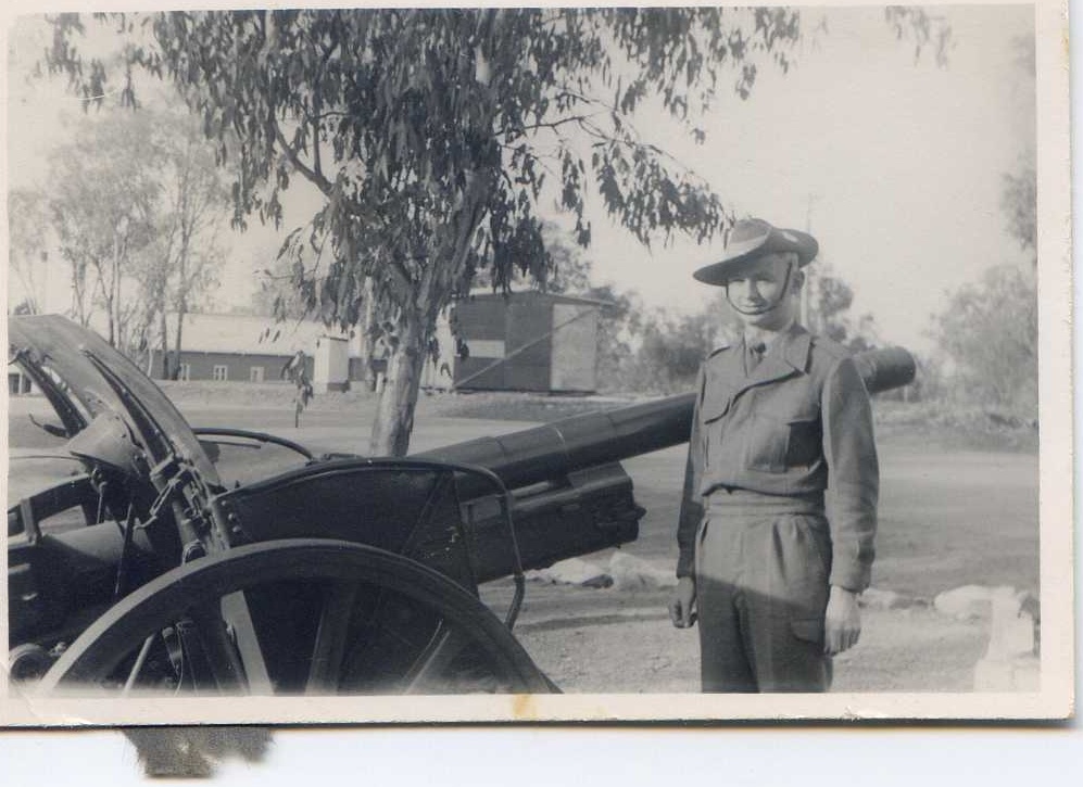 A gun and Pte Skitch
