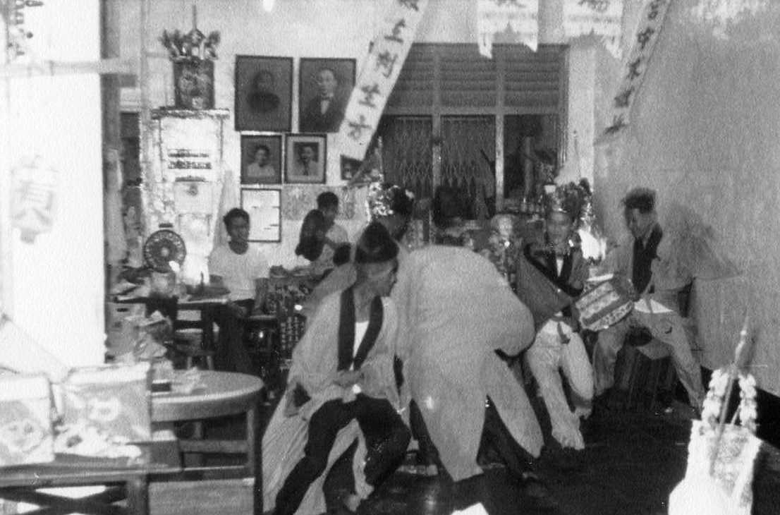Sago Lane – those Taoist priests still at it!