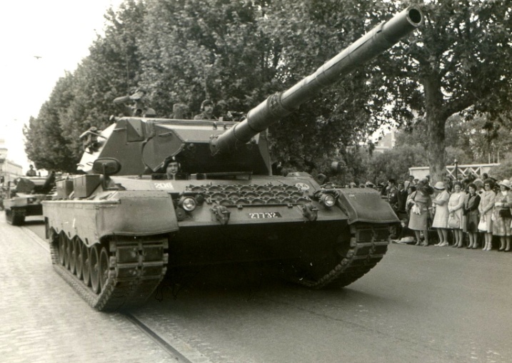 The Armoured Escort – Leopard Tank (2)