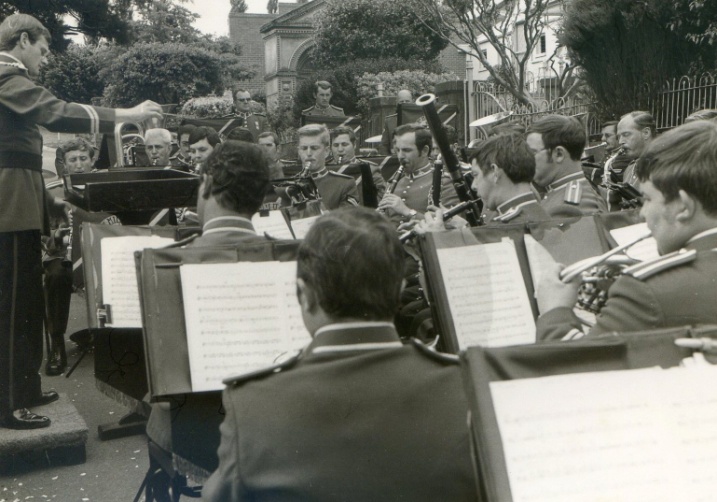 The 3rd MilitaryDistrict Band – playing incidental music